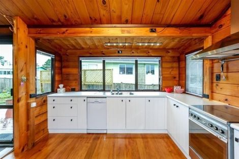 Photo of property in 15 Hickford Place, Okato, 4335