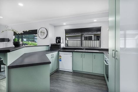 Photo of property in 8 Caulfield Place, Nawton, Hamilton, 3200