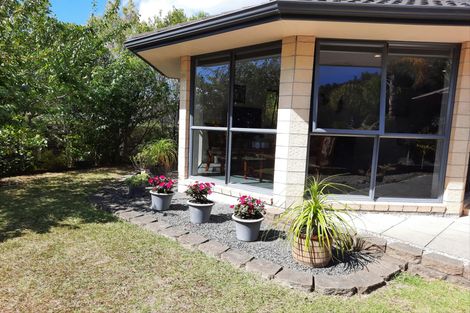 Photo of property in 28 Halyard Loop, Haruru, 0204