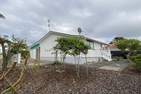 Photo of property in 1/43 Eastglen Road, Glen Eden, Auckland, 0602