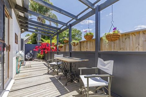 Photo of property in 1/6 Bronwyn Place, Torbay, Auckland, 0630