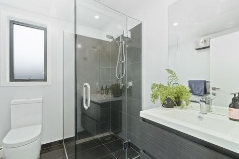 Photo of property in 14 Magnetic Place, Cromwell, 9310