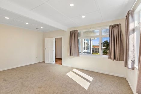 Photo of property in 43 Lismore Street, Strandon, New Plymouth, 4312