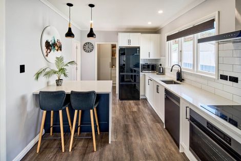 Photo of property in 3 Montgomery Crescent, Clouston Park, Upper Hutt, 5018