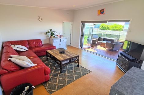 Photo of property in 106 Nikau Close, Matarangi, Whitianga, 3592