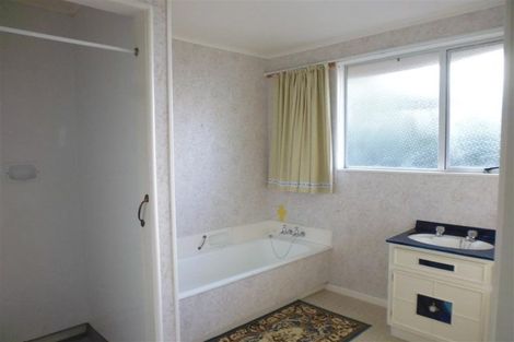 Photo of property in 6 Banksia Grove, Maungaraki, Lower Hutt, 5010