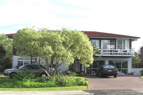 Photo of property in 10 Kelvin Crescent, Te Atatu Peninsula, Auckland, 0610