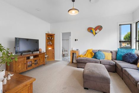 Photo of property in 123 Govett Avenue, Frankleigh Park, New Plymouth, 4310