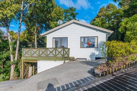 Photo of property in 2/21 Walnut Lane, Browns Bay, Auckland, 0630