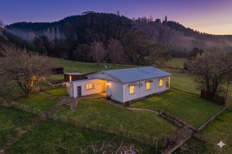Photo of property in 921 Ongo Road, Hunterville, 4782