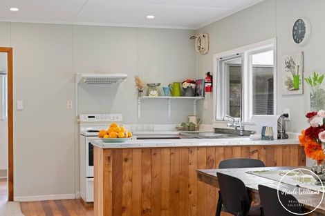 Photo of property in 9 Regent Street, Whakapirau, Maungaturoto, 0583