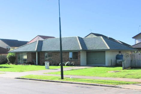 Photo of property in 21 Frank Bunce Grove, Flat Bush, Auckland, 2019