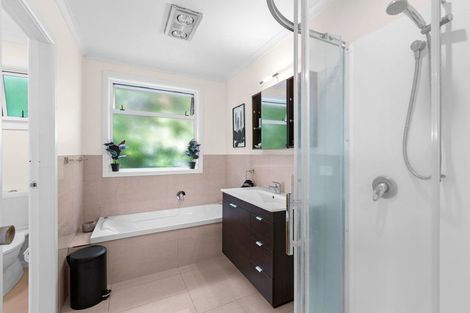 Photo of property in 50 Calvert Road, Lynmouth, New Plymouth, 4310