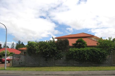 Photo of property in 32 Woodstock Road, Forrest Hill, Auckland, 0620