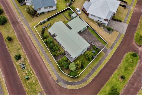 Photo of property in 37 Jubilee Drive, Pauanui, Hikuai, 3579