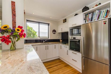 Photo of property in 21 Ocean Road, Paraparaumu Beach, Paraparaumu, 5032
