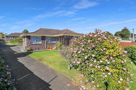 Photo of property in 1/20 Shakespeare Road, Milford, Auckland, 0620