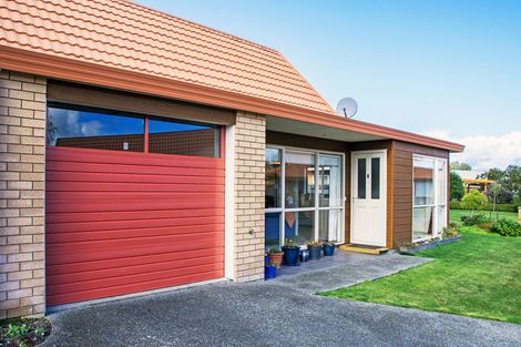 Photo of property in Holdsworth Villas, 62/2 William Donald Drive, Solway, Masterton, 5810