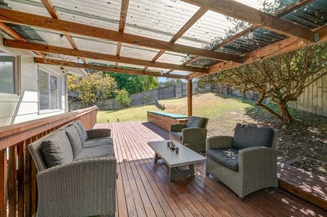 Photo of property in 8 Teviot Place, Totara Vale, Auckland, 0629