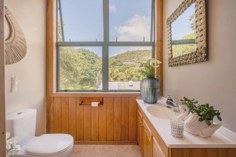 Photo of property in 24 Pye Place, Hot Water Beach, Whitianga, 3591