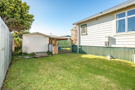 Photo of property in 19 Ruapehu Street, Castlecliff, Wanganui, 4501