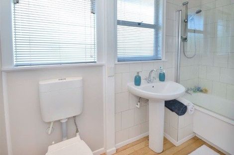 Photo of property in 17 Springtime Crescent, Stanmore Bay, Whangaparaoa, 0932