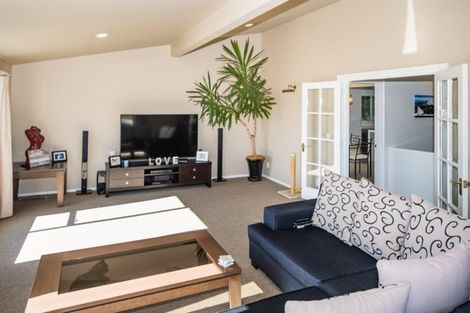 Photo of property in 24 Sailmaker Close, Whitby, Porirua, 5024