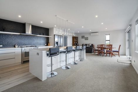 Photo of property in 27 Silicon Way, Fitzherbert, Palmerston North, 4410