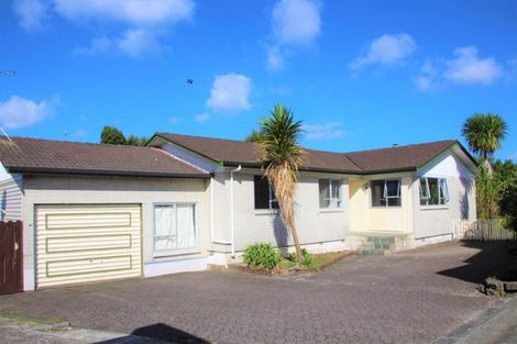 Photo of property in 17 Bodi Place, Te Atatu South, Auckland, 0610