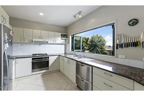 Photo of property in 127a Browns Bay Road, Browns Bay, Auckland, 0630