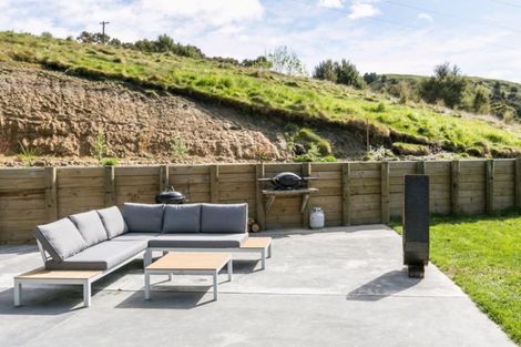 Photo of property in 86 Seafield Road, Eskdale, Napier, 4182