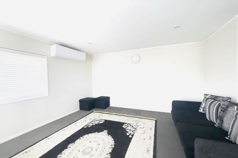 Photo of property in 1 Mellefont Close, East Tamaki Heights, Auckland, 2016