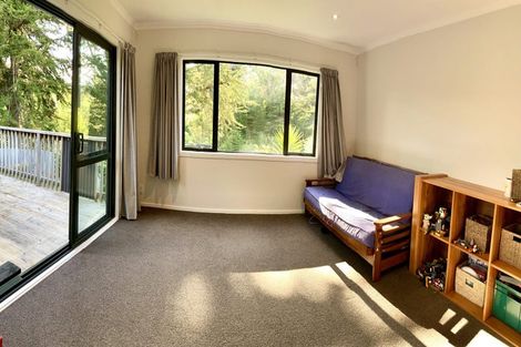 Photo of property in 49 Saunders Close, Whitby, Porirua, 5024