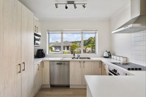 Photo of property in 41 Elizabeth Street, Orewa, 0931