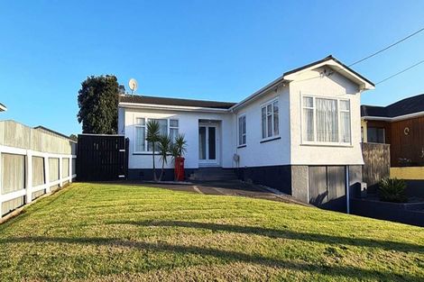 Photo of property in 77 Puriri Street, Gonville, Whanganui, 4501