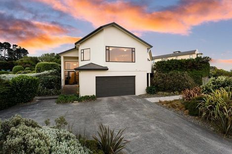 Photo of property in 8 Highgrove, Saint Clair, Dunedin, 9012