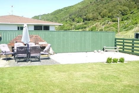 Photo of property in 25 Larchmont Grove, Totara Park, Upper Hutt, 5018