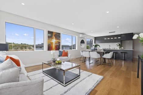 Photo of property in 28 Turutu Place, Long Bay, Auckland, 0630