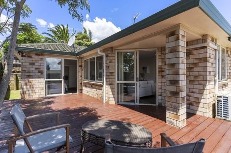 Photo of property in 5 Frederick Reece Drive, The Gardens, Auckland, 2105