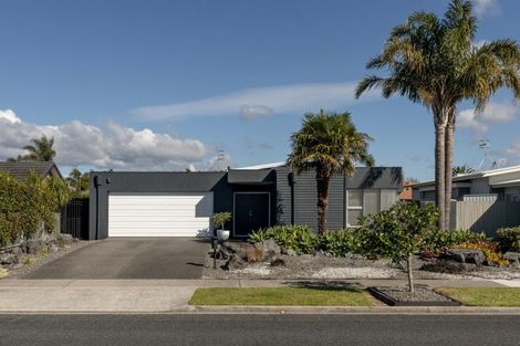 Photo of property in 22 Oriental Parade, Papamoa Beach, Papamoa, 3118