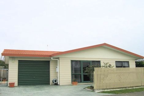 Photo of property in 2 Cooke Place, Taradale, Napier, 4112