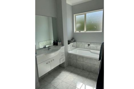 Photo of property in 40 Waverton Terrace, Churton Park, Wellington, 6037