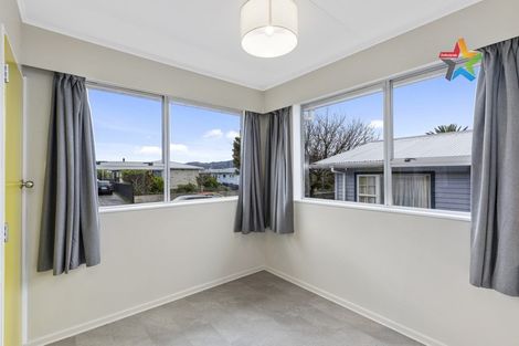 Photo of property in 15a Pencarrow Crescent, Wainuiomata, Lower Hutt, 5014