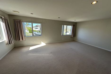 Photo of property in 72 Harrowglen Drive, Northcross, Auckland, 0630