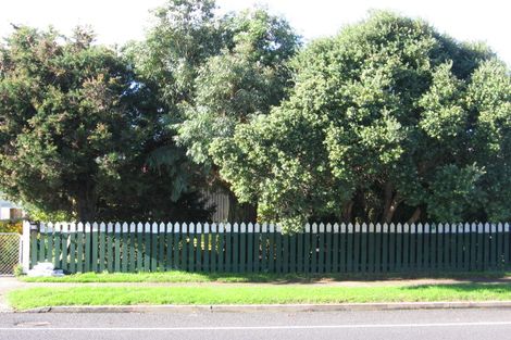 Photo of property in 10 Plunket Avenue, Papatoetoe, Auckland, 2104