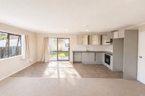 Photo of property in 9 Lisa Rise, Half Moon Bay, Auckland, 2012