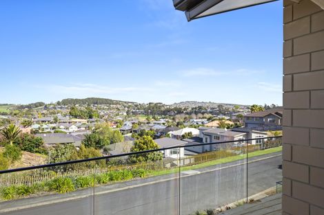 Photo of property in 2 Valley Heights Lane, Pukekohe, 2120