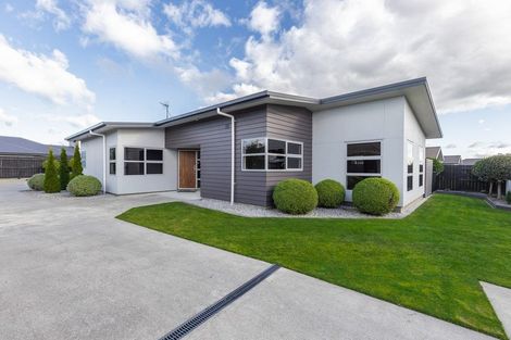 Photo of property in 62 Rosalie Terrace, Kelvin Grove, Palmerston North, 4414