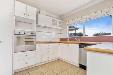 Photo of property in 12 Lucombe Place, Cambridge, 3434