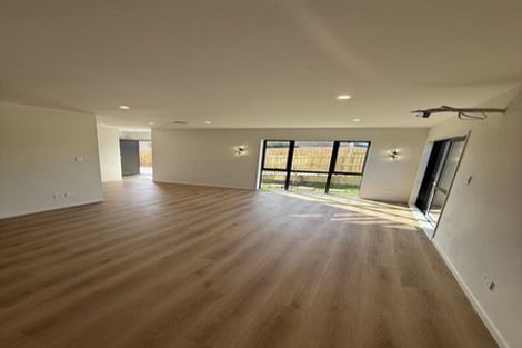 Photo of property in 44b Orams Road, Hillpark, Auckland, 2102